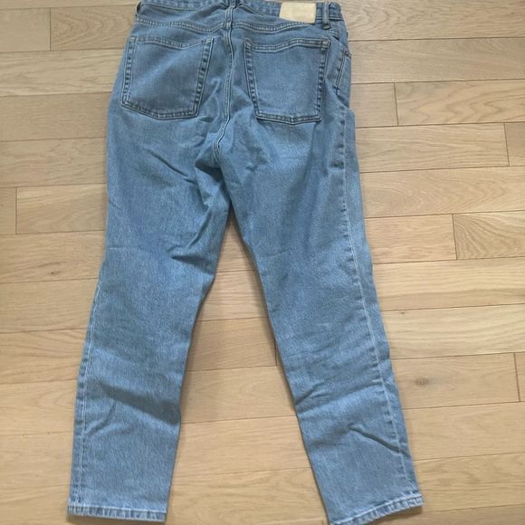 EVERLANE CURVY CHEEKY JEAN. SIZE 28 - Picture 7 of 9